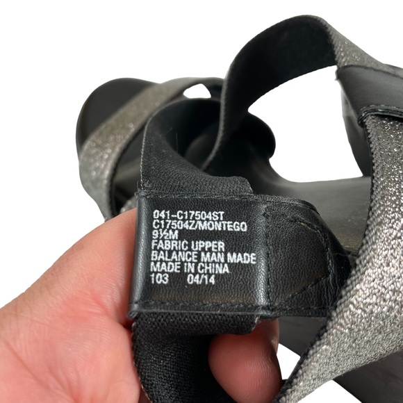 NWT Cliffs by White Mountain Metallic Glitter Strappy Slip-on Wedge Sandals 9.5 - Picture 8 of 12